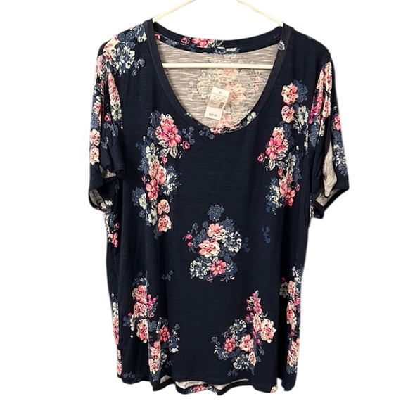 Maurices Tops - Maurice’s 24/7 Navy Top with pink and blue floral print  size 2X NWT